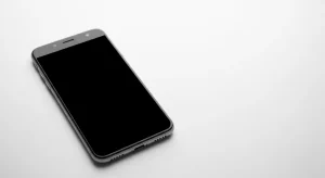 سیاه شدن صفحه نمایش گوشی: روشهای رفع مشکل «No Display» با وجود روشن بودن دستگاه 4 کابل نمایشگر شل