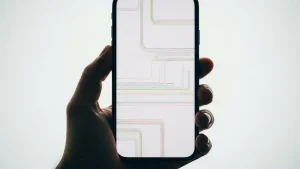 ظهور خطوط رنگی روی صفحه نمایش گوشی